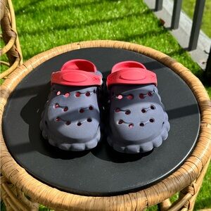 PatPat Two Tone Hollow Out Vented Clogs